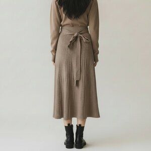 Offtwelfth Cream Pleated Knit Skirt – Size M